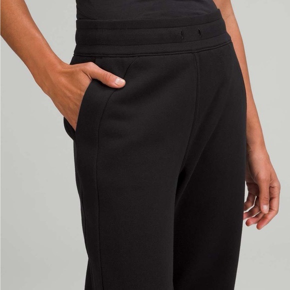 Lululemon Scuba HighRise Jogger 25 - Picture 4 of 11